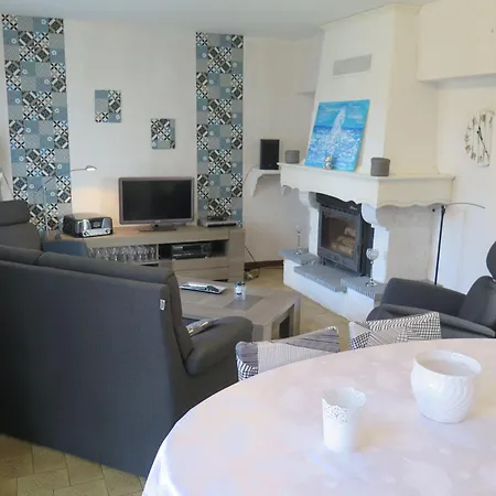 Holiday Maison Du Lac By Interhome * Saint-Rabier